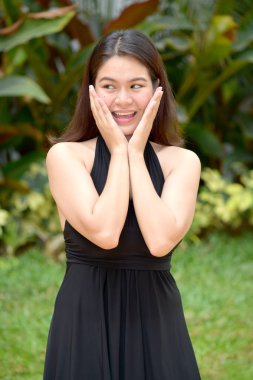 Şaşırmış Çekici Azınlık KadınıName