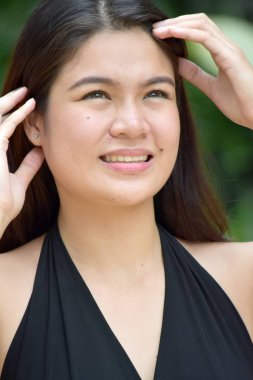 Genç Asyalı Kadın Portresi