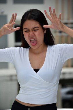 Endişeli bir Azınlık Yetişkin Kadın