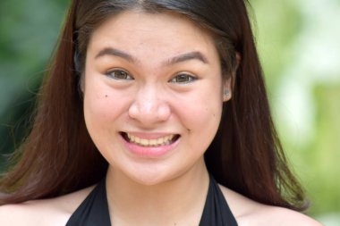 Gülümseyen bir azınlık erkek