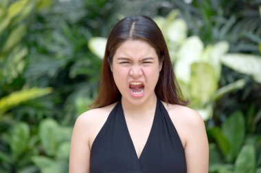 stres altında bir kadın