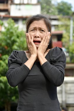 Emekli Bir Azınlık Yetişkin Kadın Sürprizi