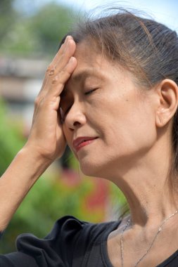 Bunalımlı Azınlık Üst Düzey Kadın