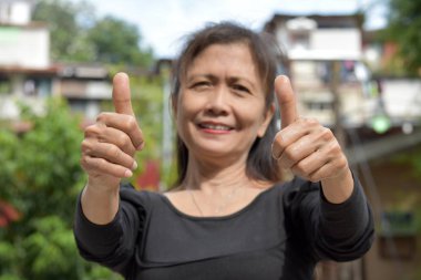 Azınlık Kadın Üst Düzey Başparmaklı