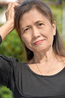 Bir Kıdemli Çeşitli Gram ve Karışıklık