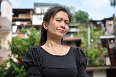 Göz Kırpan Yaşlı Azınlık Kıdemli Kadın