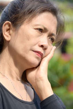 Üzgün Bir Asyalı Kişi