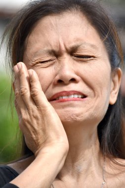 Ağlayan Kadın Sunbae