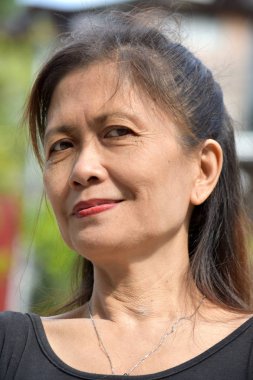 Ciddi Azınlık Büyükannesi