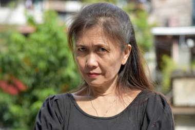 Kızgın bir Asya kişi