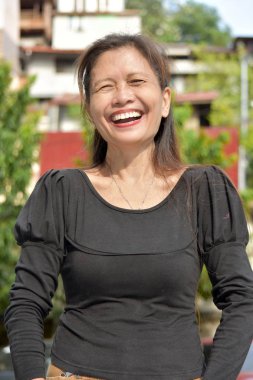 Bir Son Sınıf Kadın Ve Kahkaha