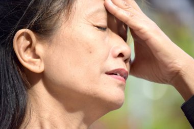 Stresli bir çeşitli kadın