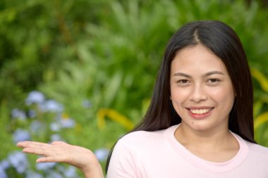 Bir Azınlık Kadın Ve Kararsızlık