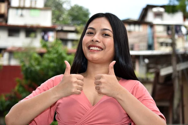 Gururlu Bir Azınlık Kadın