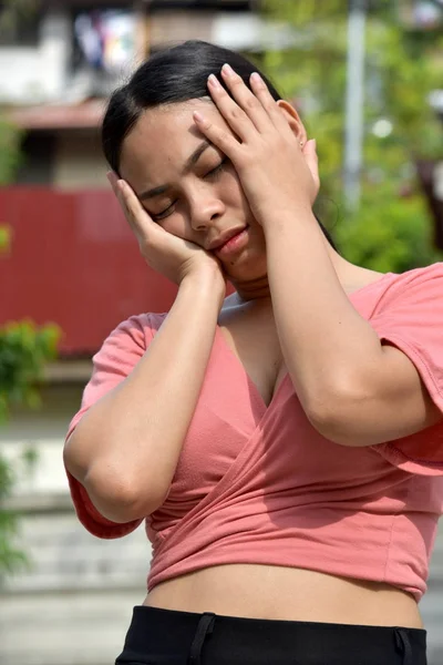 Stres Altında Bir Filipinli Kadın