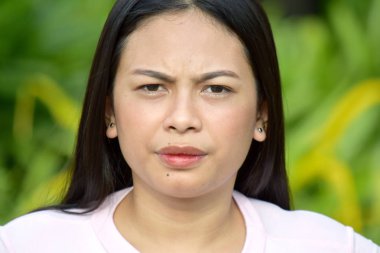 Ciddi Bir Genç Çeşitli Kişi