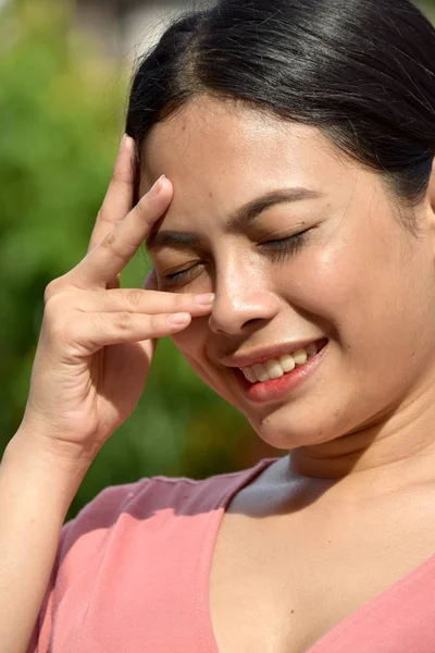 Stres Altında Bir Genç Asyalı Kadın