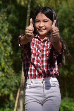 A Proud farklı kişi