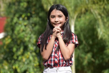 Bir Asyalı Dişi Namaz