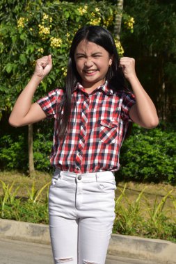 Kızgın Bir Kadın Ergen