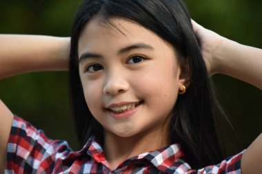 Bir Genç Asyalı Kız Dinlenme