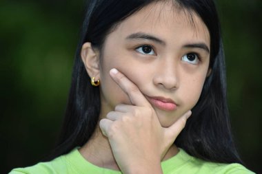 Asyalı Bir Çocuk Düşünme