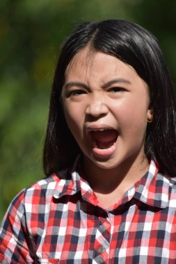 Endişeli Bir Genç Asyalı Kadın Çocuk