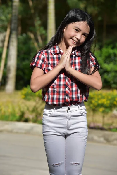 A Pretty Minority Girl In Prayer — Stock Photo, Image