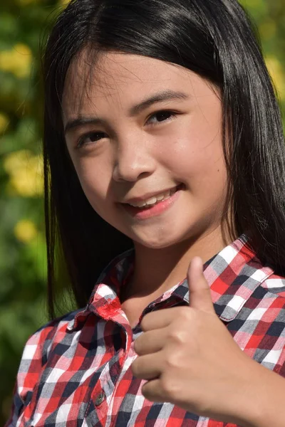 A Pretty Filipina Kadın Ve Mutluluk