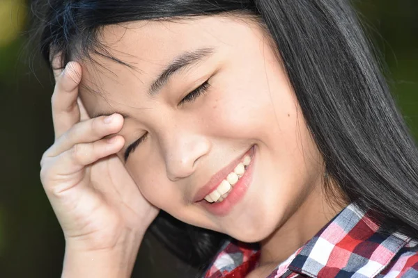 Bir Contemplative Genç Tween