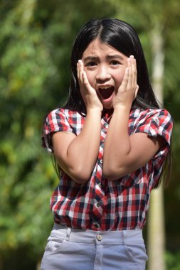 Bir Sürpriz Petite Asya Kişi