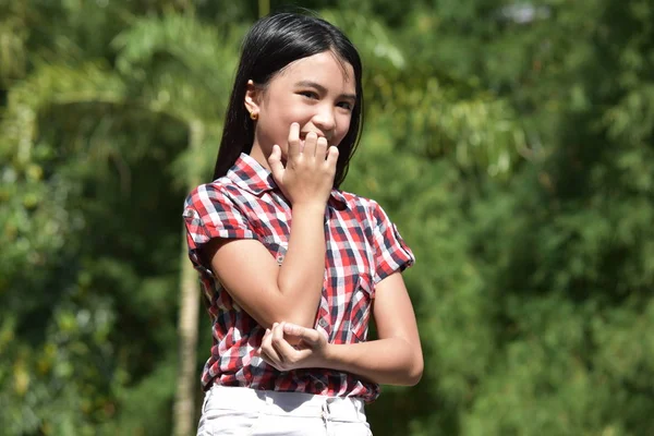 Pretty Asyalı Kız Düşünme