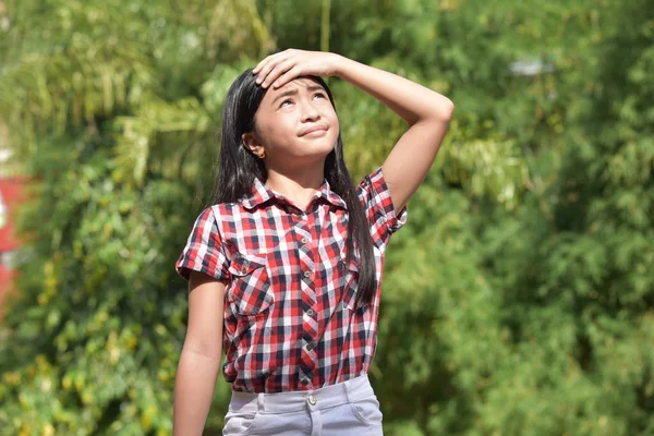 Um bonito Diverso Preteen e preocupação — Fotografia de Stock