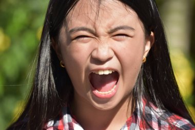 Bir Endişeli Kız Preteen