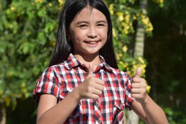 Bir Kız Çocuk ve Mutluluk