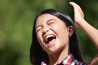 Bir Petite Çeşitli Preteen Ve Kahkaha