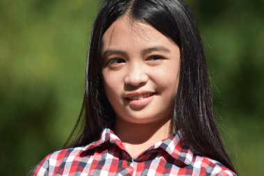 Güzel Bir Kadın Ergen