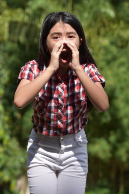 Bir Asyalı Kız Shouting