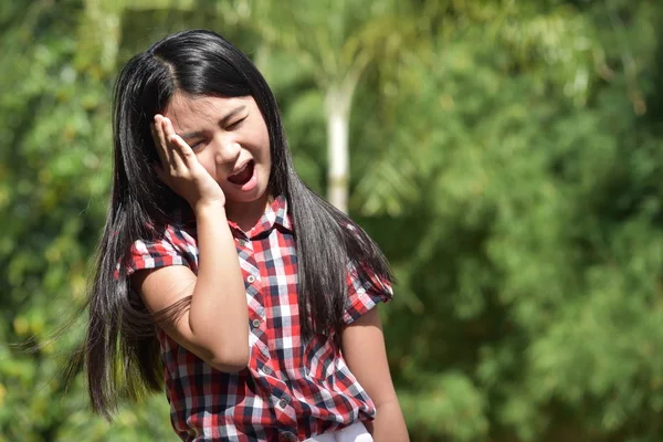 Bir Uykulu Kadın Juvenile