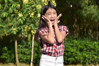 Bir Shocked Beautiful Asya Kadın