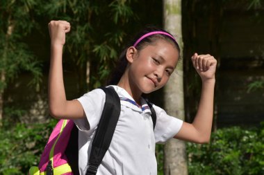 Güçlü Bir Genç Asyalı Kız Öğrenci