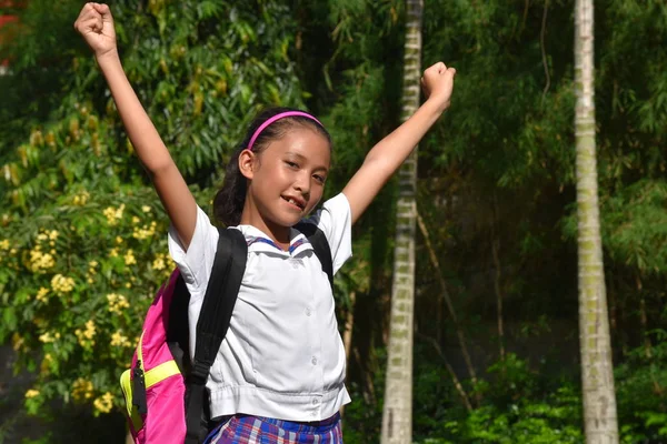 Hazırlık Filipinli Kız Öğrenci Ve Özgürlük Okul Üniforması Giyen