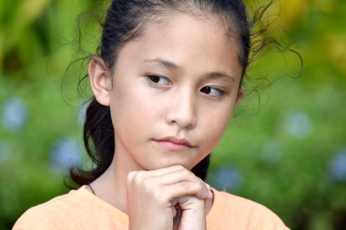 Bir Azınlık Kız Dua