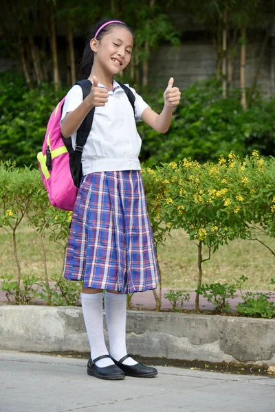 Minoritets flicka student och lycka bär uniform med anteckningsböcker — Stockfoto