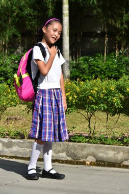 Kitaplar ile Takdir Asya Kız Öğrenci