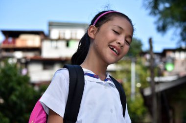 Güzel Bir Okul Kız Gülümseyen