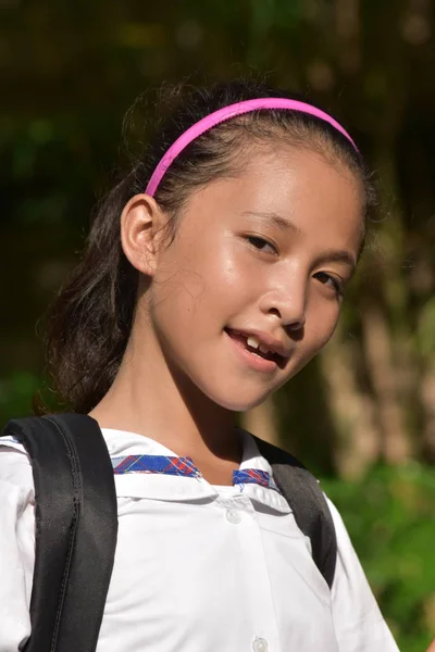 Um estudante feliz adolescente escola menina — Fotografia de Stock