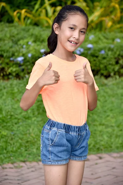 Gururlu Bir Kadın Çocuk