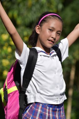 Genç Çeşitli Okul Kız ve Özgürlük Okul Üniforması Giyen