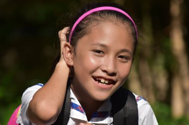 Genç Kız Öğrenci Ve Not Defterleri ile Mutluluk